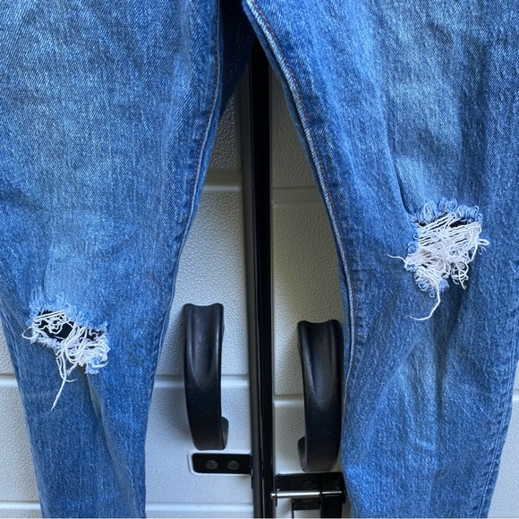 Levi’s Wedgie Jeans Distressed High Rise Button Fly Medium Wash - Picture 8 of 8